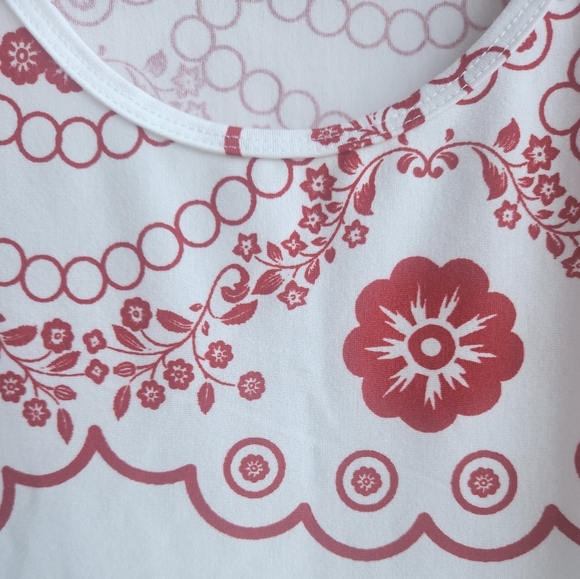 Lularoe  flare style tee. Scalloped sleeve.  Boho-Chic Size 3xl - Picture 8 of 9